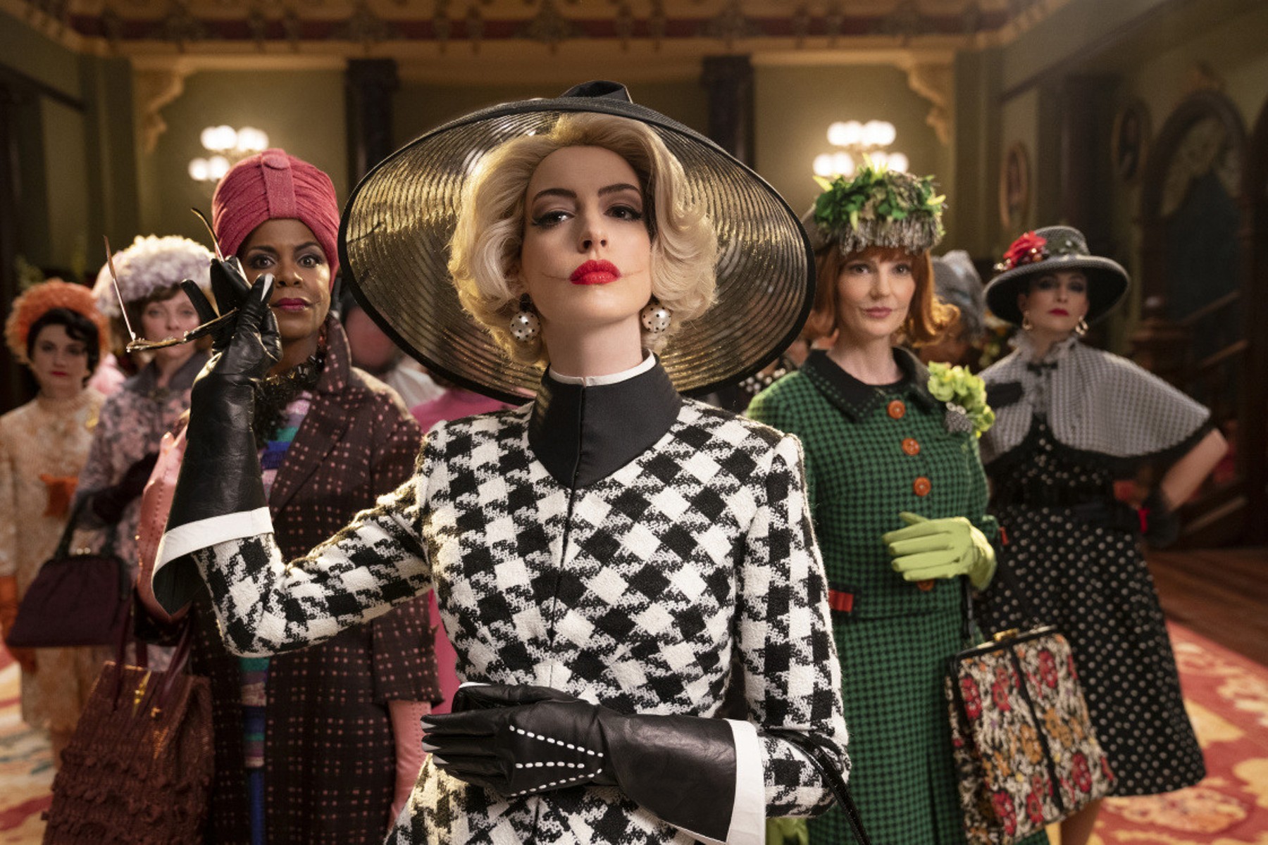 Энн Хэтэуэй извинилась перед детьми за свой образ в фильме «Ведьмы» - изображение обложка