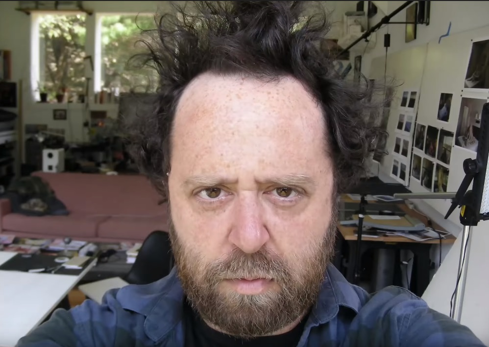 Парень 20 лет делал селфи каждый день и смонтировал из этого ролик. Вышло очень грустно - изображение обложка