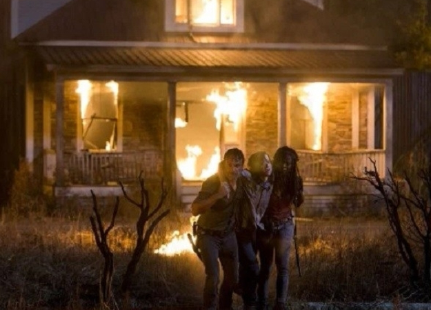 Рик и Карл и другие выжившие на первых кадрах второй половины 8 сезона «Ходячих мертвецов» - изображение обложка