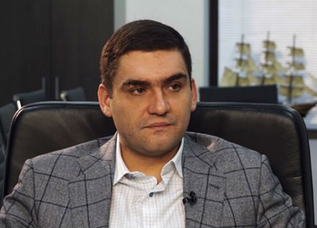 У кого больше? Владелец ESFORCE продолжает троллить StarLadder - изображение обложка