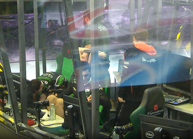 TI8 по Dota 2. Фейл дня, 20 августа. Virtus.pro проигрывает после 1 драки - изображение обложка