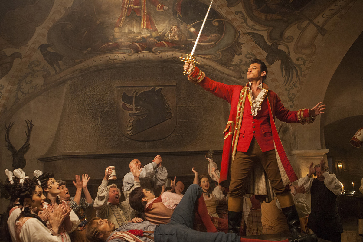 Обложка: Кадр из фильма «Красавица и чудовище»