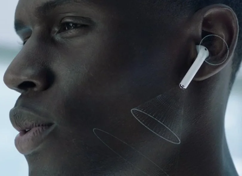 Apple показала беспроводные наушники для iPhone 7 - изображение обложка