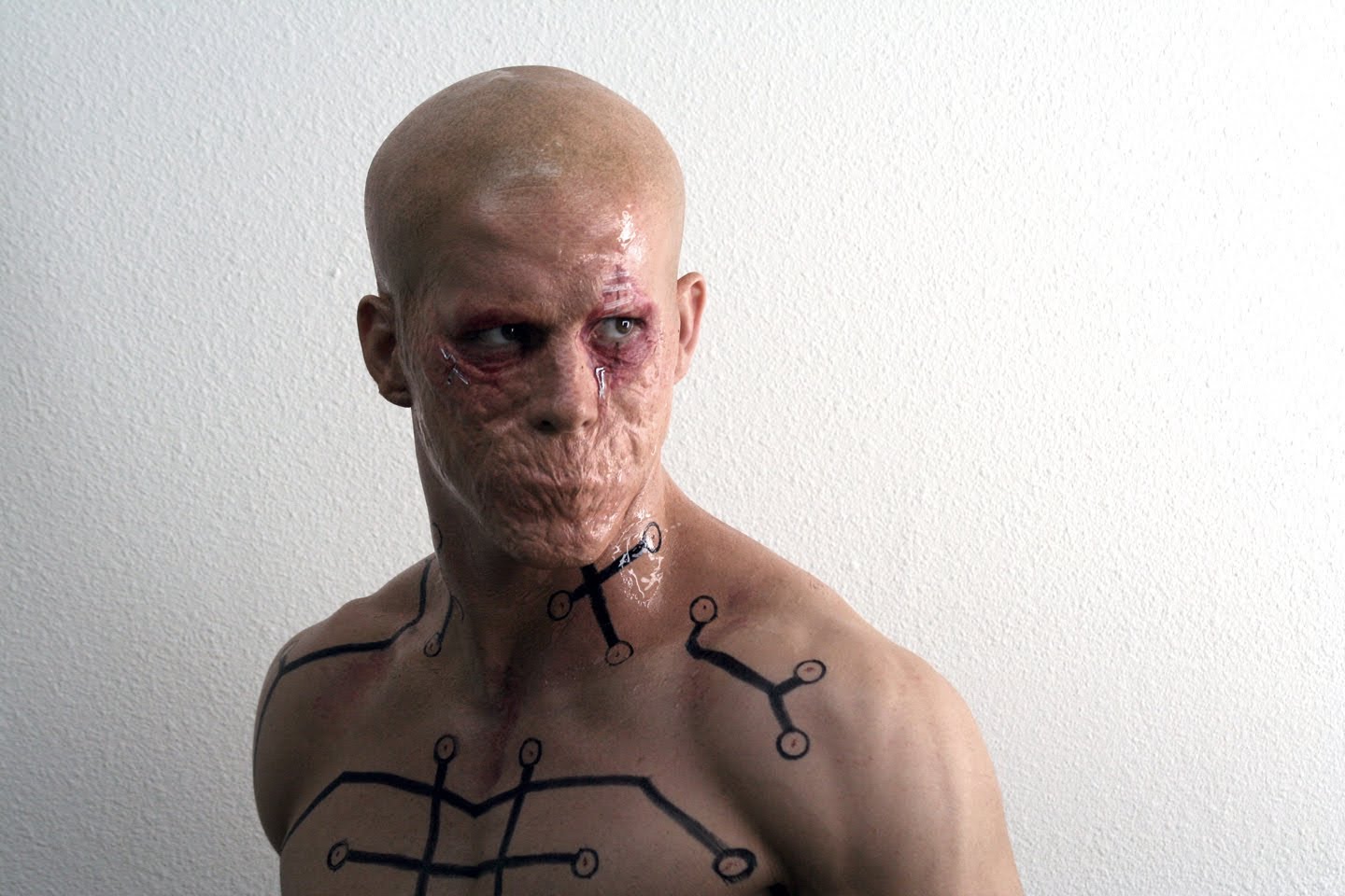 Удар ниже пояса: Хью Джекман припомнил Райану Рейнольдсу Дэдпула из провальной «Росомахи» - изображение обложка