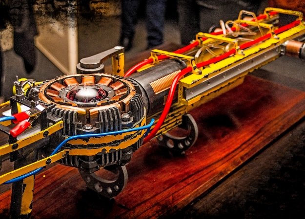 Потрясающая копия карабина Теслы из Fallout 4. Она еще и работает! - изображение обложка