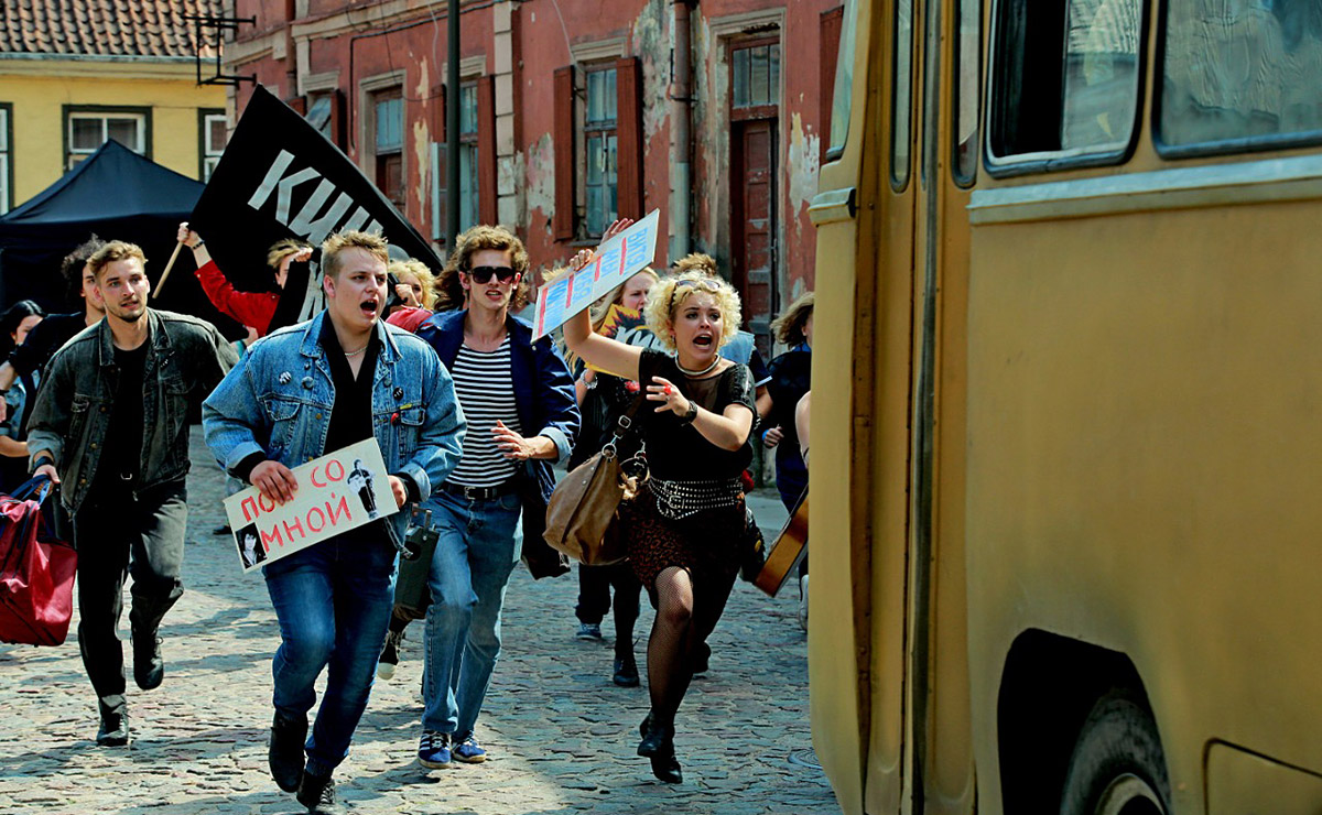 Сын Виктора Цоя подал в суд на режиссера и прокатчика фильма «Цой» - изображение обложка