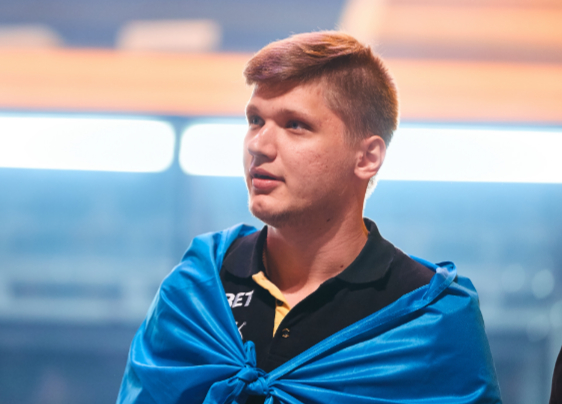 Лучший игрок мира в CS:GO s1mple впервые попробовал Fortnite. У него неплохо получалось - изображение обложка