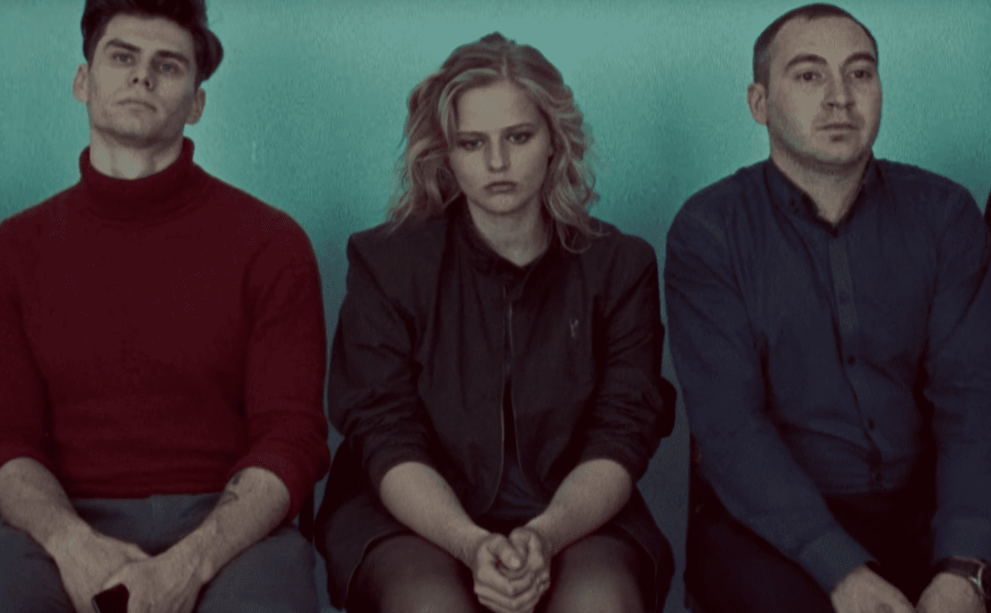 Саша Бортич сбегает из бесконечной очереди в клипе Сержа Танкяна «Elasticity» - изображение обложка