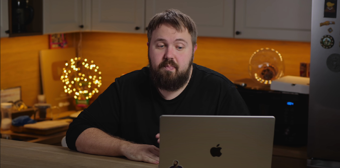 Блогер Wylsacom выразил поддержку находящемуся в СИЗО Юрию Хованскому - изображение обложка