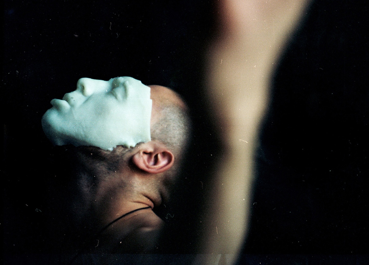 Послушайте новую ПАНК-РОК песню от рэпера Хаски — «Человек в Интернете» - изображение обложка