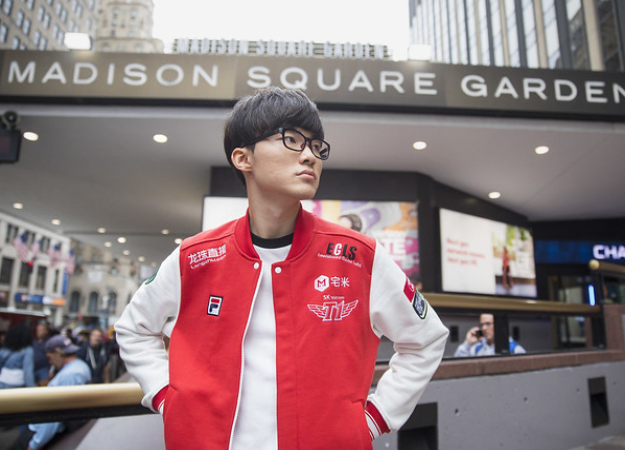 Faker — волшебник! Лучший игрок планеты в League of Legends уничтожил четверых Азиром  - изображение обложка