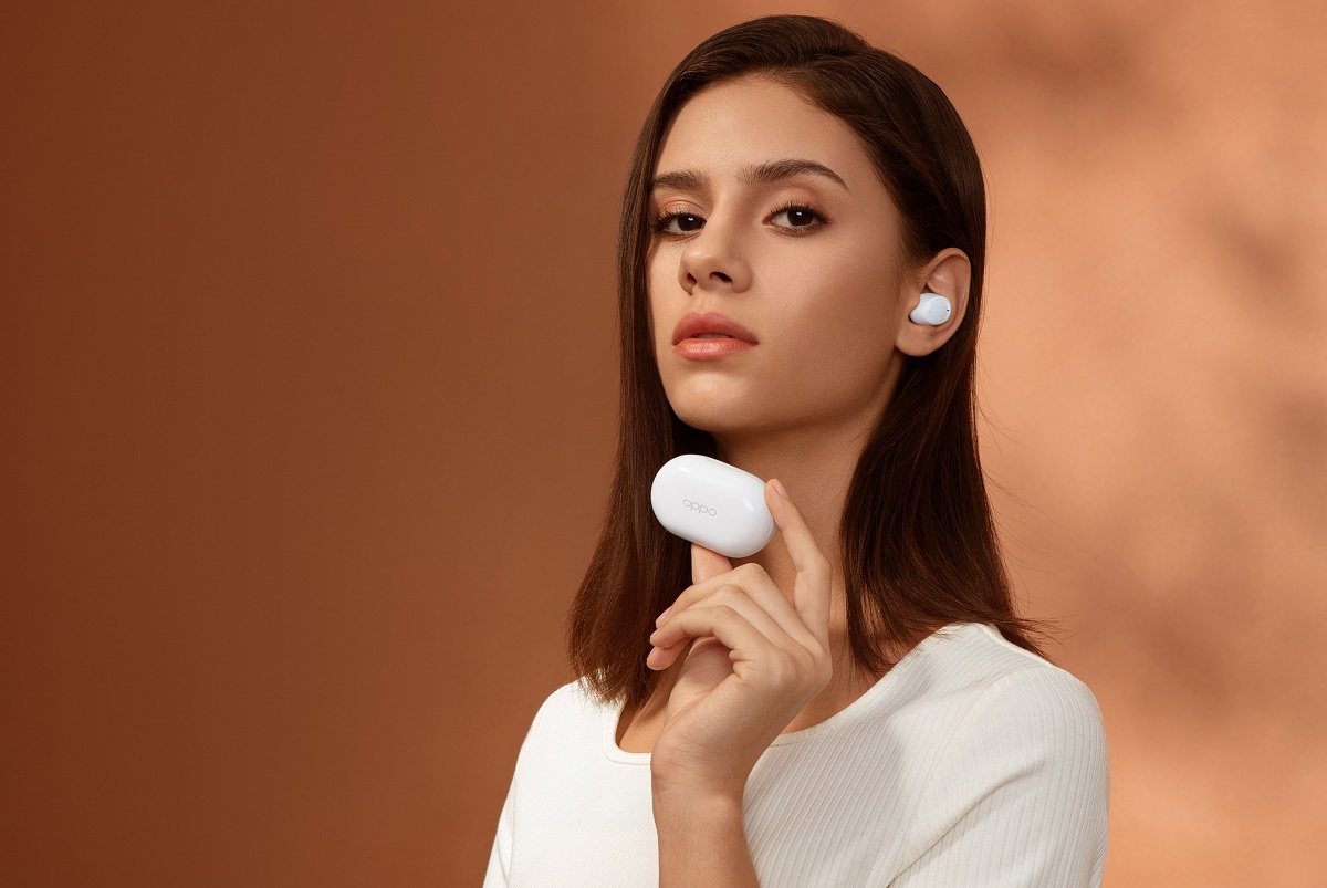 Oppo представила в России доступные TWS-наушники Enco W11 - изображение обложка