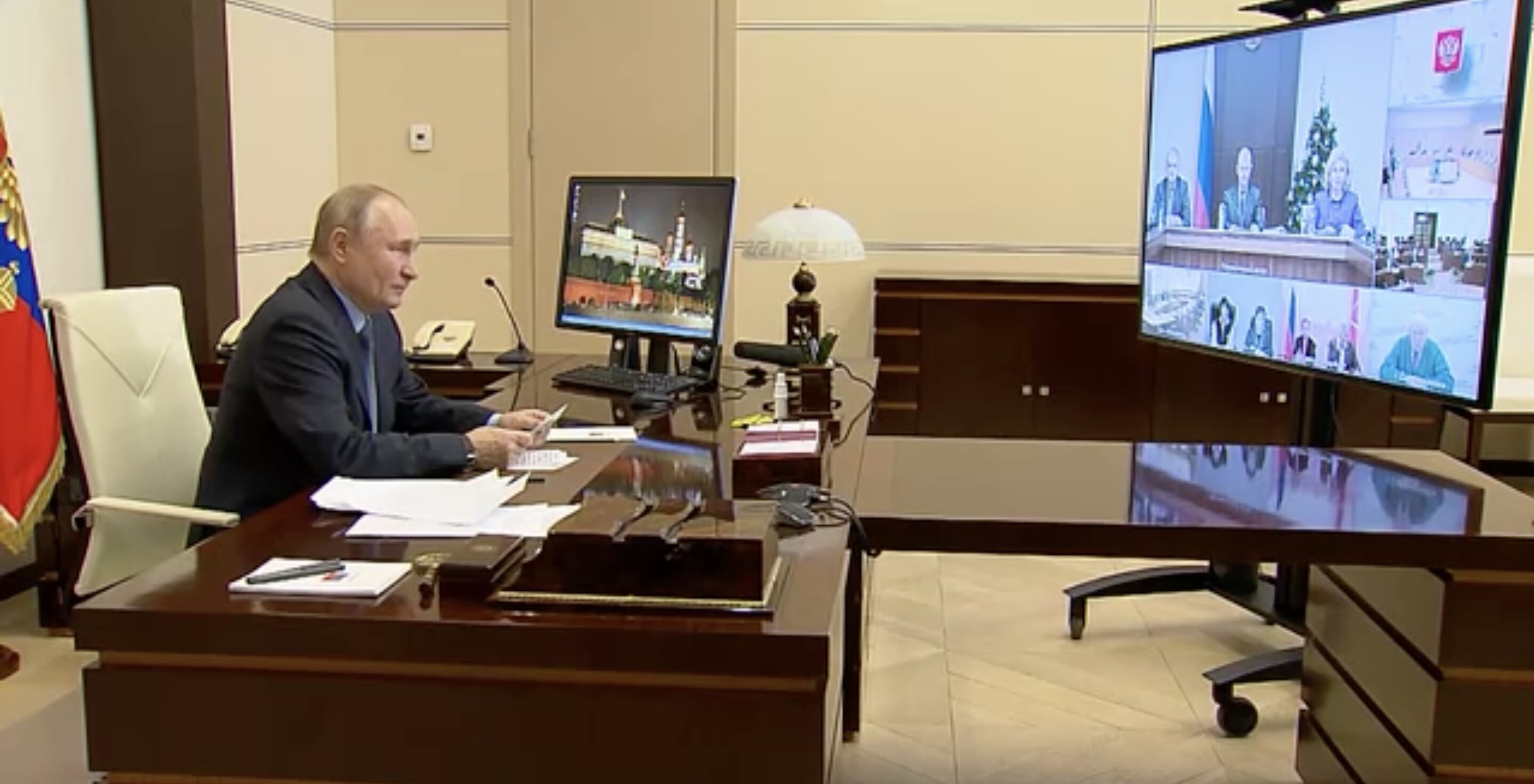 Режиссёр Александр Сокуров поспорил с Путиным о территориальной целостности России - изображение обложка