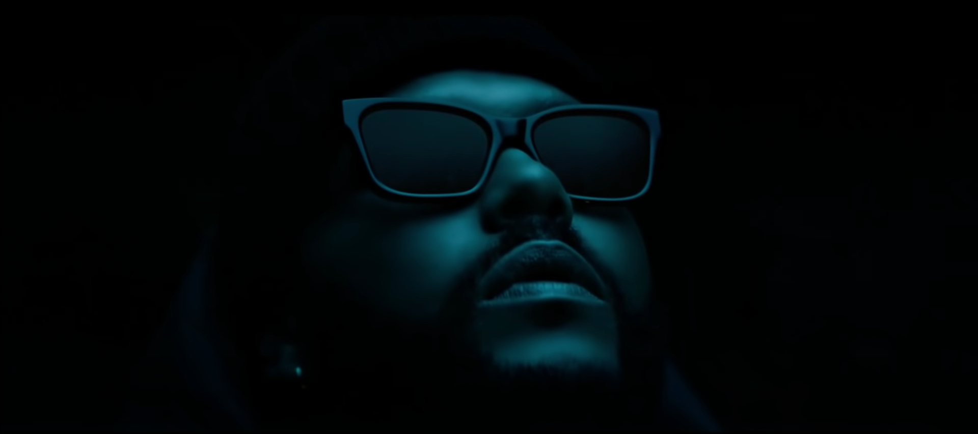 Swedish House Mafia представили клип Moth To A Flame при участии The Weeknd - изображение обложка