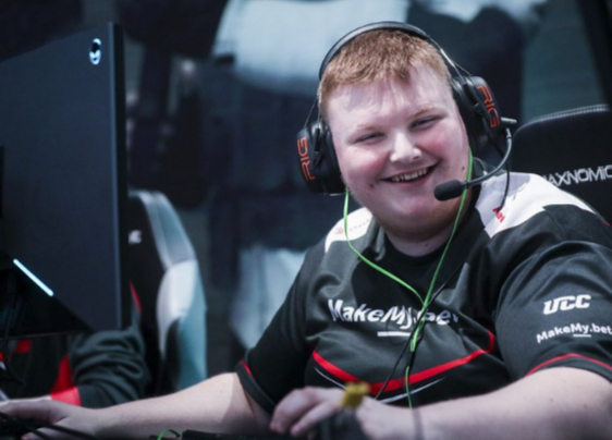 Год назад фанаты поддержали игрока по CS:GO. Позже он их забавно отблагодарил - изображение обложка