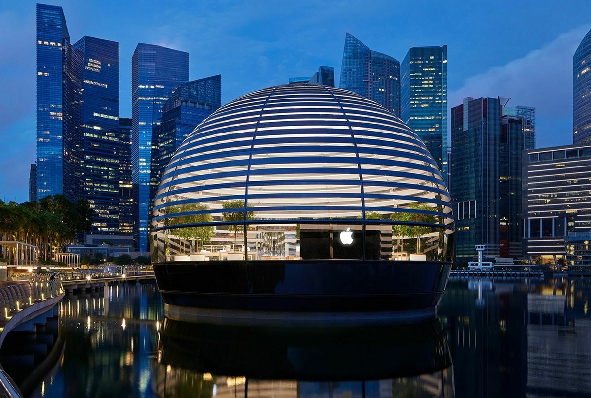 Apple показала изнутри свой плавающий магазин-шар Marina Bay Sands - изображение обложка