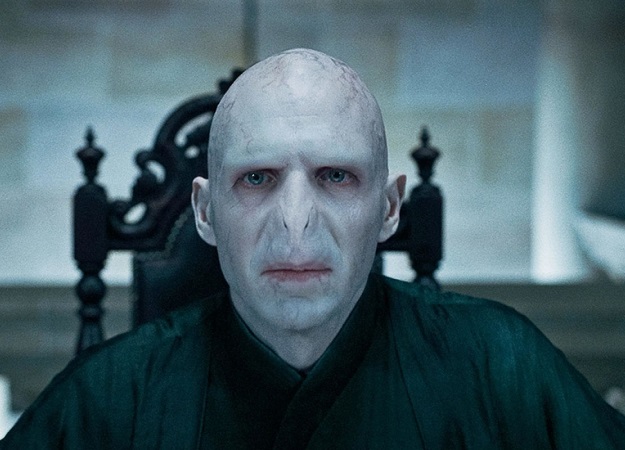 Оказывается, Рэйф Файнс почти отказался от роли Волан-де-Морта. Он просто не знал про книги! - изображение обложка