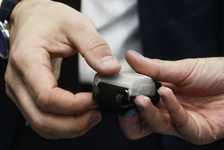 Армия России получила смарт-браслеты для солдат - изображение обложка