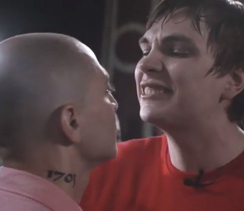 Вышел Versus года: баттл Oxxxymiron и Гнойного надо видеть - изображение обложка