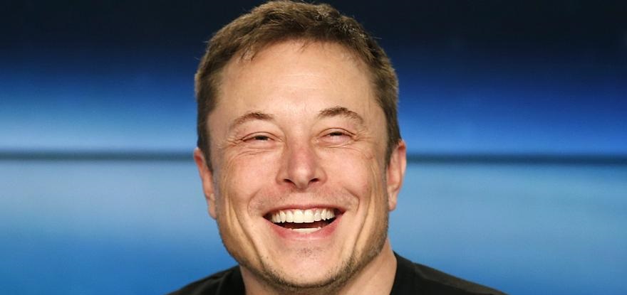 «Хаха, офигенно» — Илон Маск ответил на шутку НТВ. Да, на русском - изображение обложка