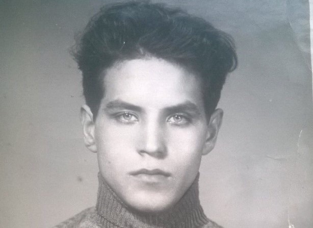 Фото дедушки в молодости покорило интернет. Люди удивились его красоте - изображение обложка