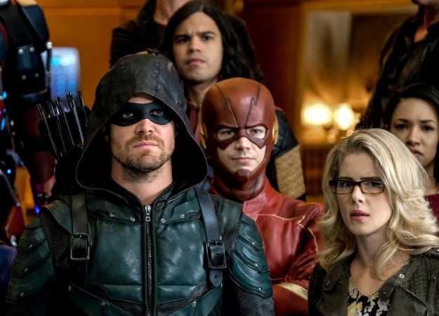 В новом кроссовере Arrowverse будет сразу два Супермена! Нас ждет «Кризис на Бесконечных Землях» - изображение обложка