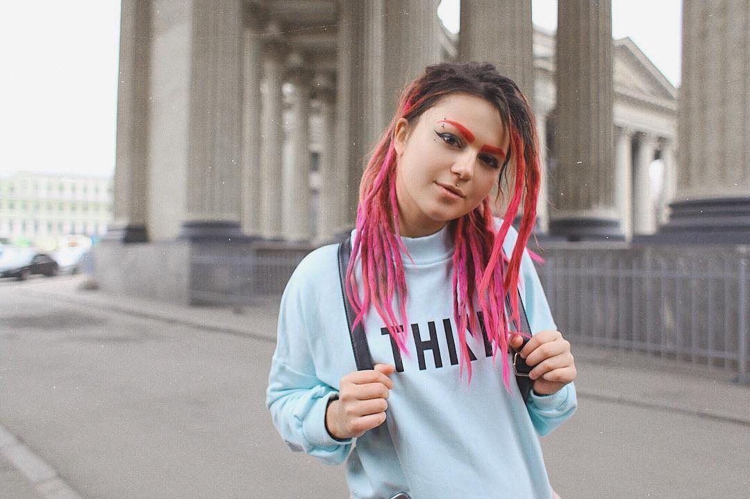 Стримерша из России побила мировой рекорд Twitch - изображение обложка