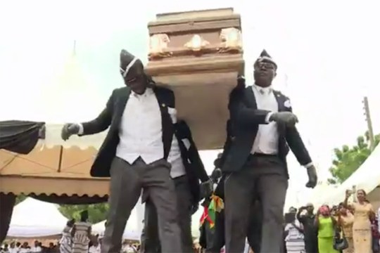 Танцы с гробом стали новым мемом. Даже пародию в Doom Eternal сделали - изображение обложка