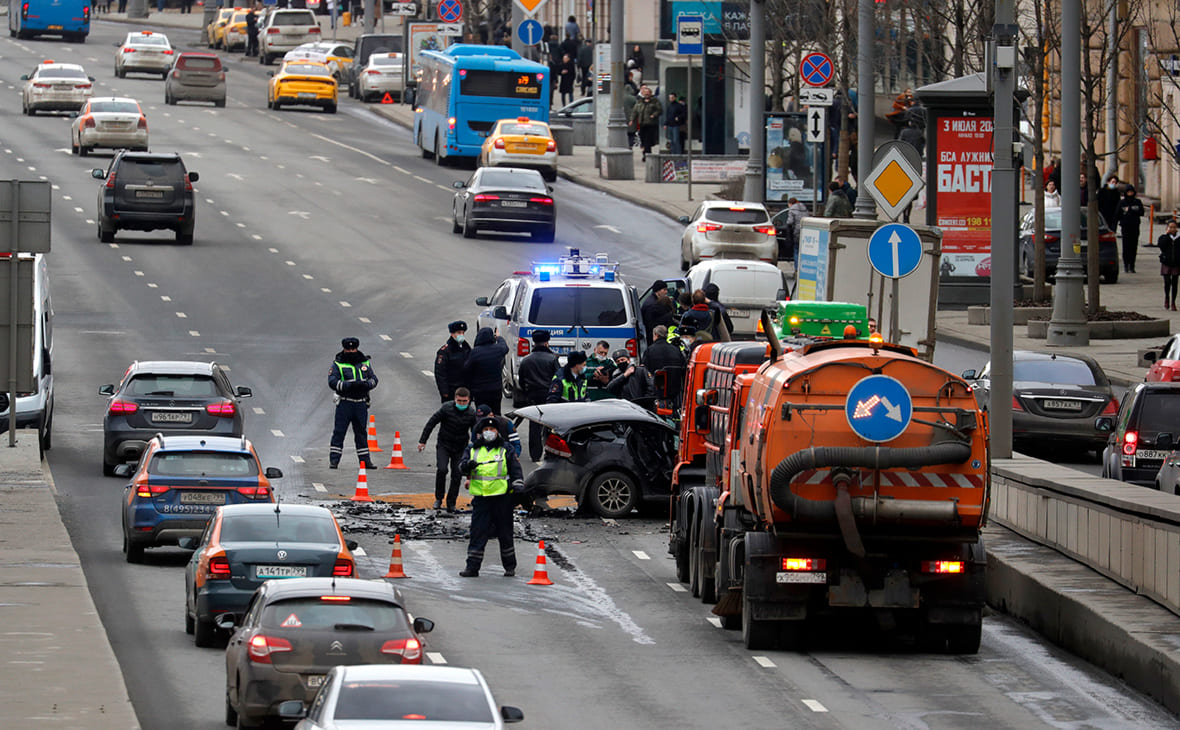 Против блогера Эдварда Била возбудили уголовное дело из-за крупного ДТП в Москве - изображение обложка