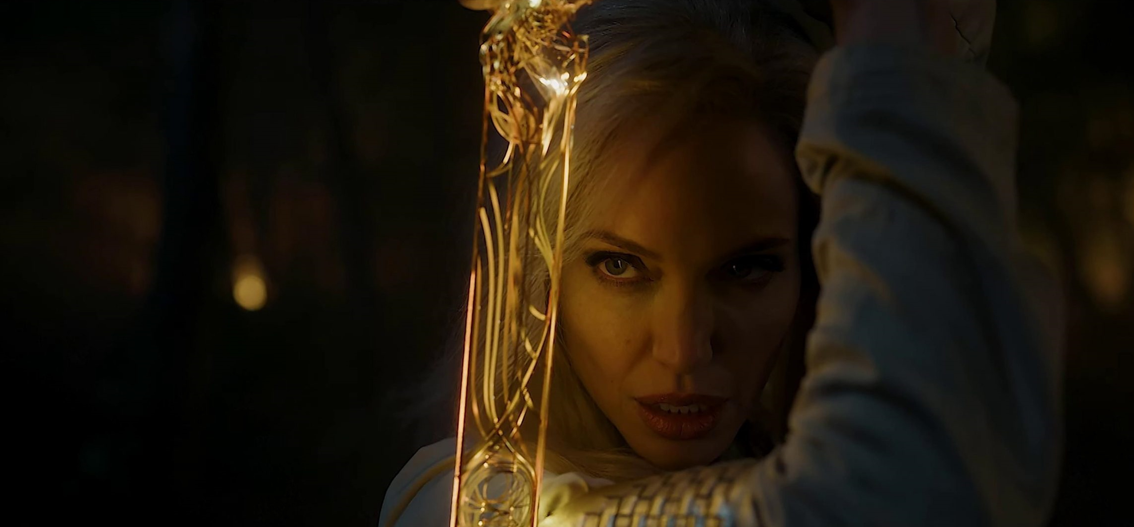 Обложка: Анджелина Джоли в «Вечных» (2021)