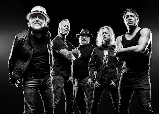 Гитарист «Кино» сыграл с оркестром кавер на Metallica. Это ответ на кавер «Группы крови» от рокеров - изображение обложка