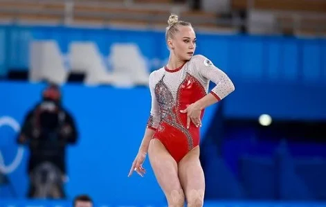 Женская сборная России впервые выиграла золото Олимпийских игр в командном многоборье - изображение обложка