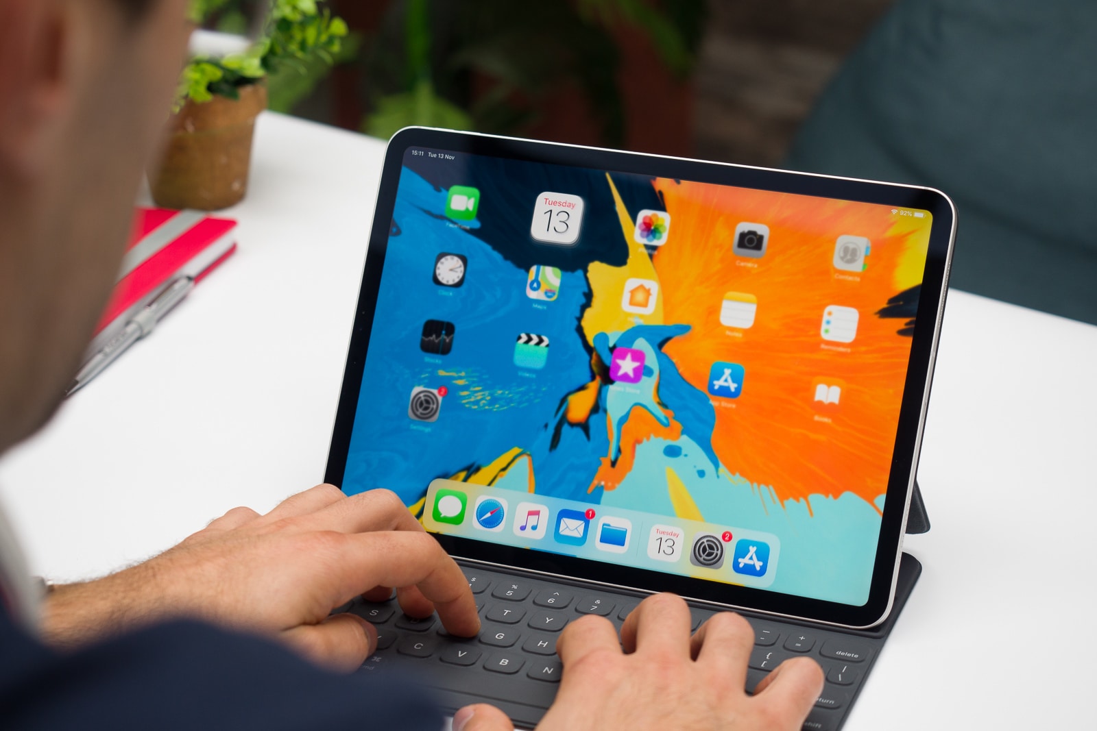 СМИ: клавиатура для нового iPad Pro получит сенсорную панель - изображение обложка
