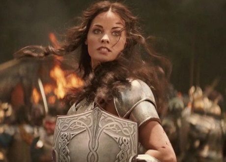 Джейми Александер из «Тора» может сыграть в новой «Рыжей Соне» - изображение обложка