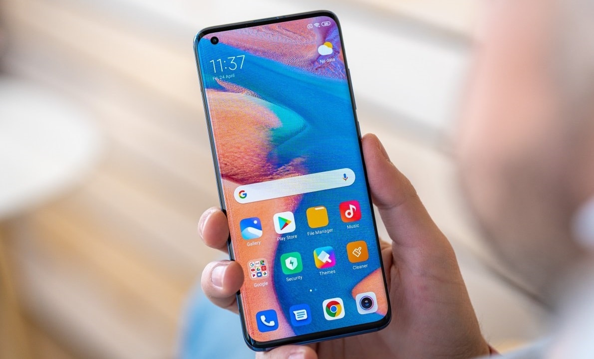 Xiaomi впервые стала лидером на российском рынке смартфонов - изображение обложка