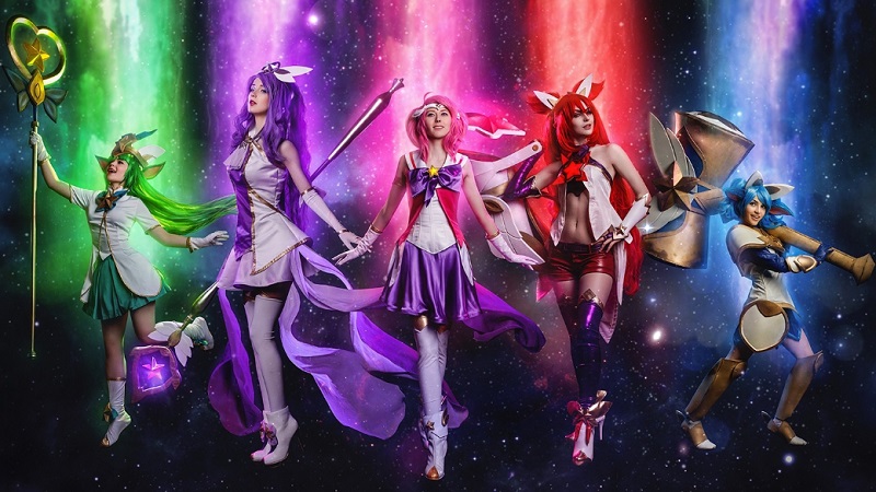 Сногсшибательный косплей сразу пяти героинь League of Legends — Джинкс тут тоже есть! - изображение обложка