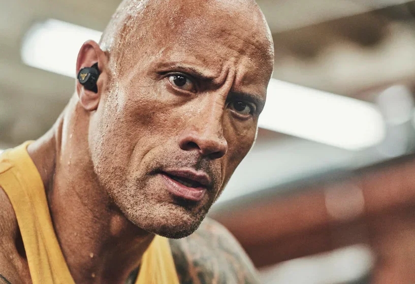 Harman и Дуэйн «Скала» Джонсон представили в России наушники JBL Under Armour Project Rock - изображение обложка