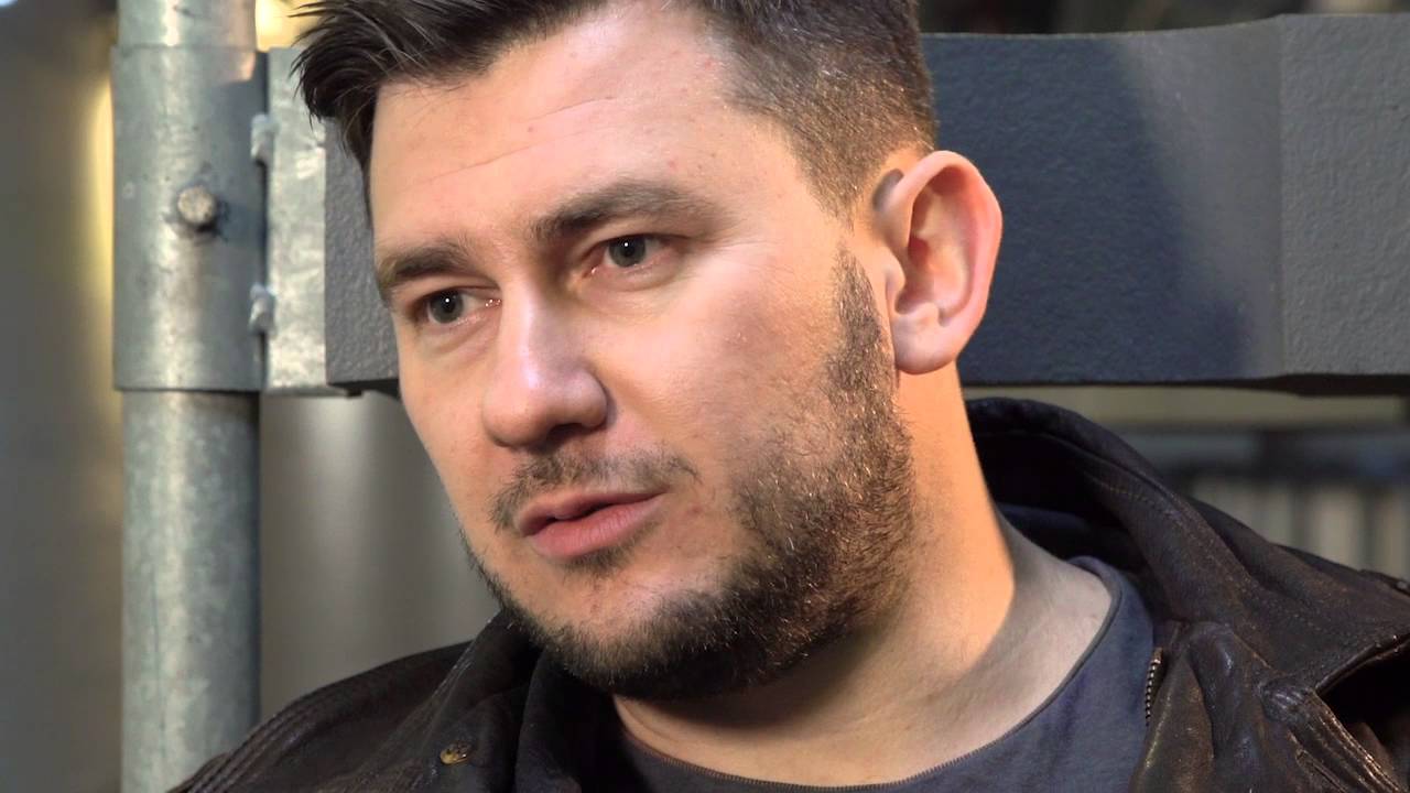 Как Дмитрий Глуховский прокомментировал исход Metro: Exodus из Steam - изображение обложка