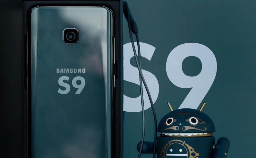 Красавец! Появились рендеры Samsung Galaxy S9 - изображение обложка