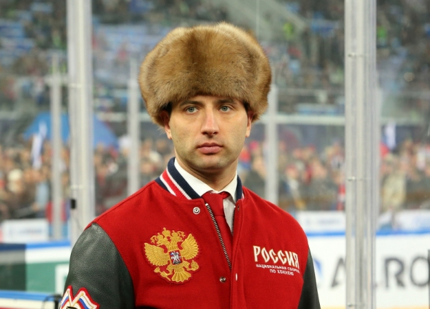 Российские хоккейные чиновники ненавидят киберспорт. Они хотят оторвать молодежь от компьютеров - изображение обложка