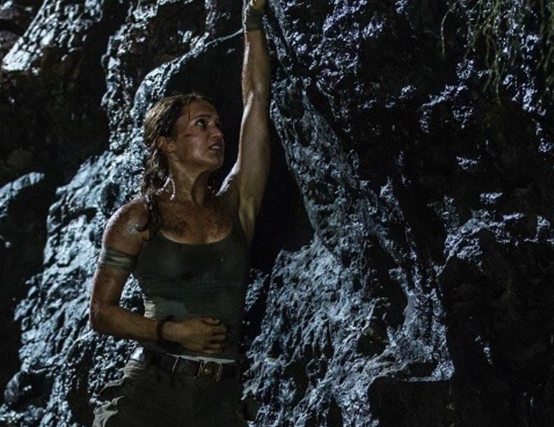 Проблемы трейлера «Tomb Raider: Лара Крофт». И дело не в размере груди - изображение обложка