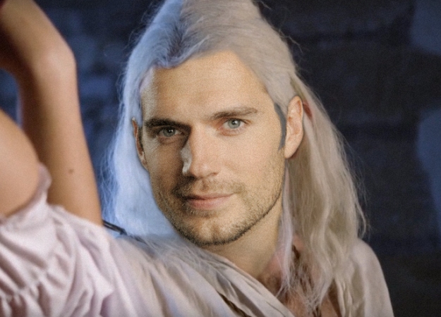 Генри Кавилл в образе Геральта засветился на фото со съемок «Ведьмака» от Netflix - изображение обложка