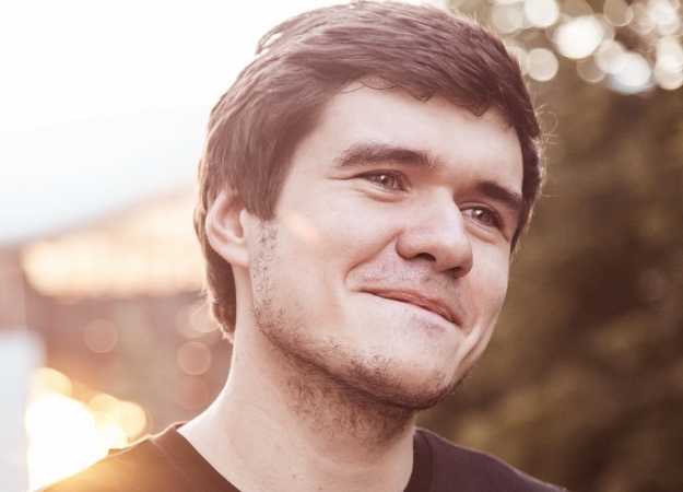 BadComedian рассказал, как относится к падению рейтинга «Движения вверх» после выхода его обзора - изображение обложка