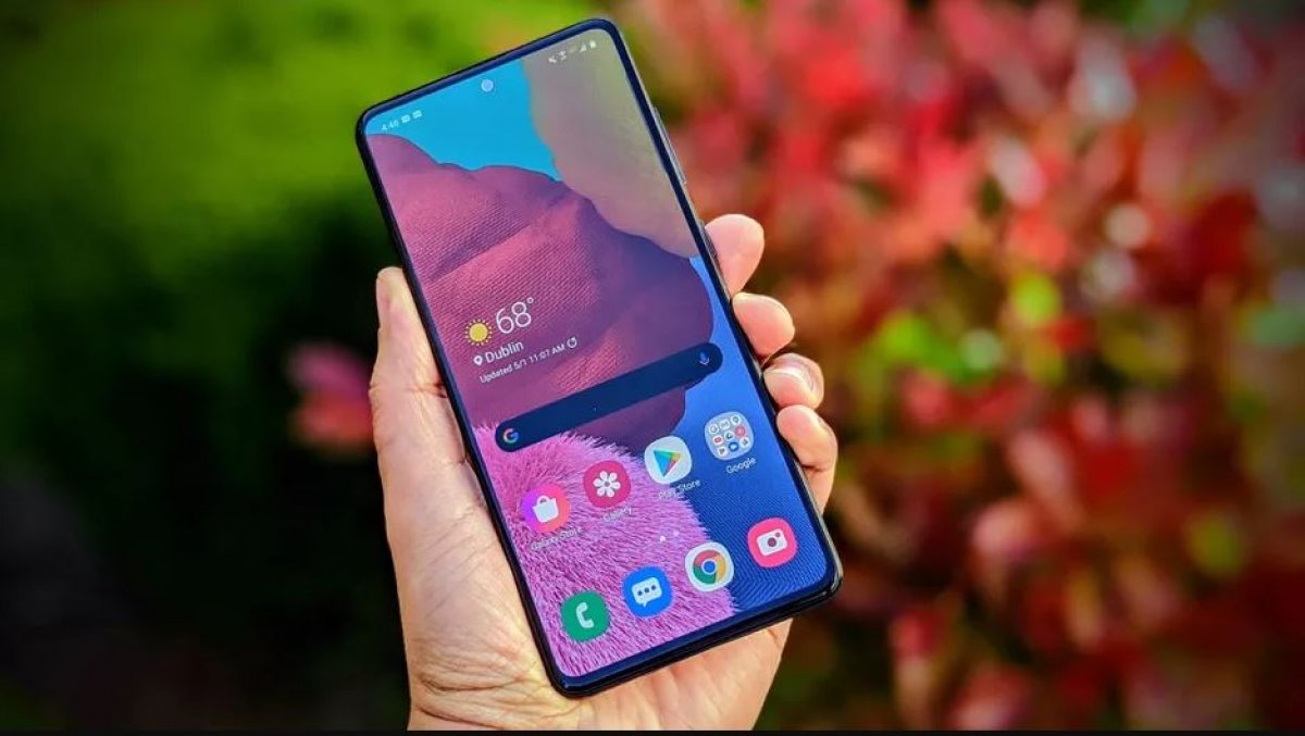 Топ-5 самых продаваемых смартфонов в России за май - изображение обложка