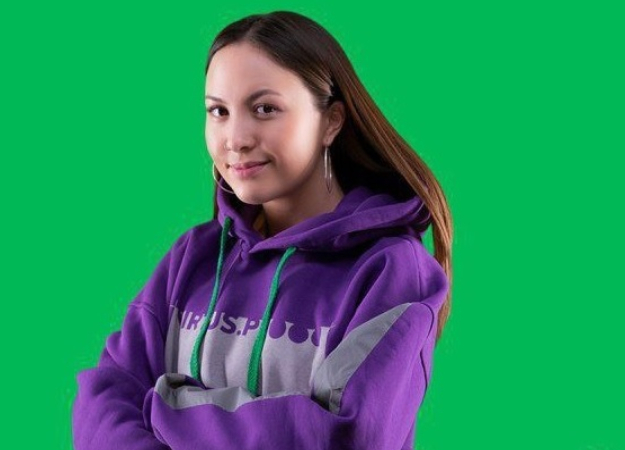 Virtus.pro выпустила лимитированную коллекцию мерча. Вышло, мягко говоря, не очень - изображение обложка