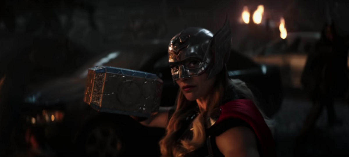 Обложка: кадр из трейлера «Тор: Любовь и гром» (2022)