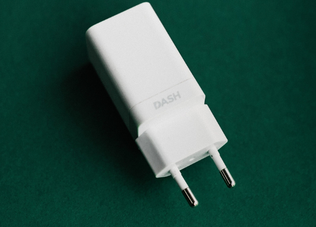 4000 мАч за 17 минут: глава Xiaomi показал сверхбыструю зарядку Super Charge Turbo на 100 Вт - изображение обложка