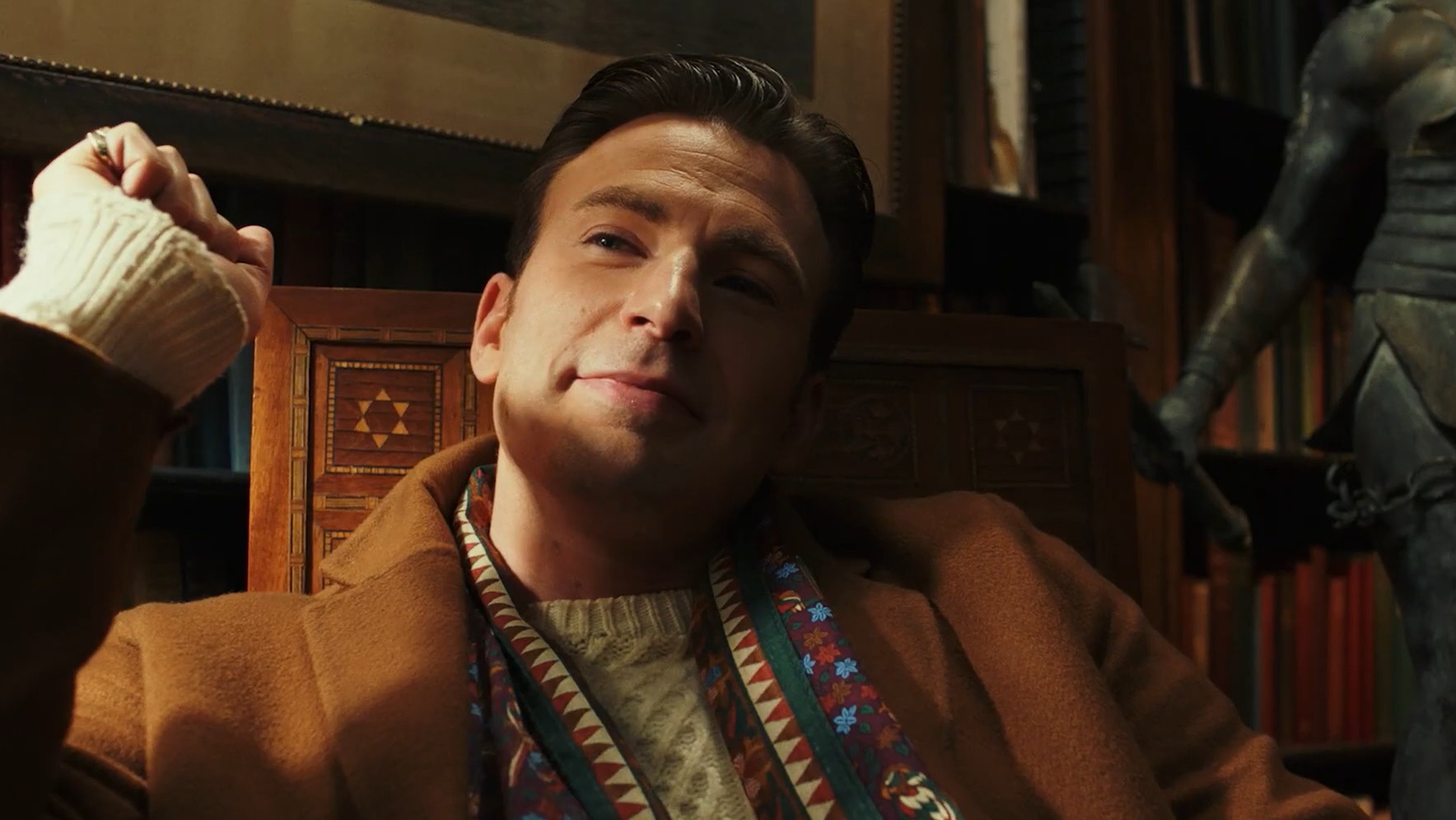 Трейлер детектива «Достать ножи» с Крисом Эвансом и Дэниелом Крэйгом. Все под подозрением! - изображение обложка