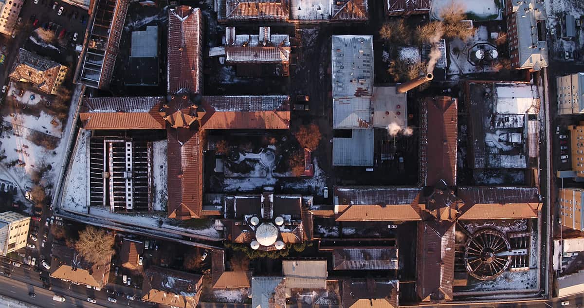 Первым российским фильмом на Netflix будет документалка про тюрьму «Кресты» - изображение обложка