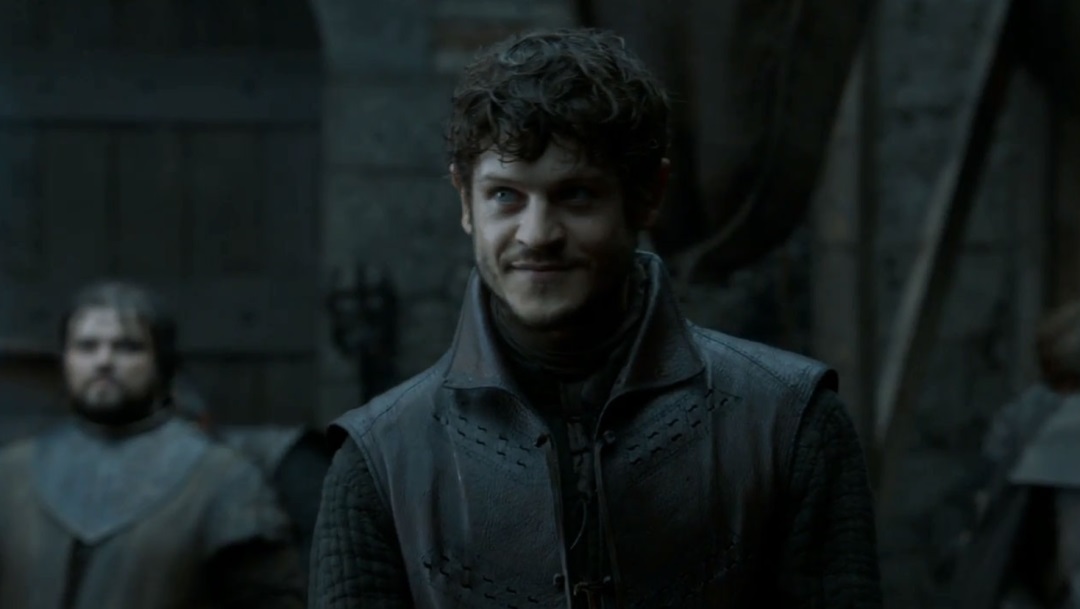 «Худший день моей карьеры»: Иван Реон рассказал о сцене изнасилования Сансы в «Игре престолов» - изображение обложка